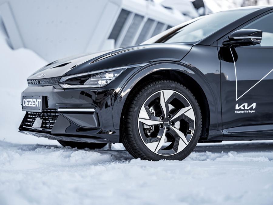 dezent ao dark kia ev6 winterpic03 cerchi in lega dezent ao dark su anto kia ev6