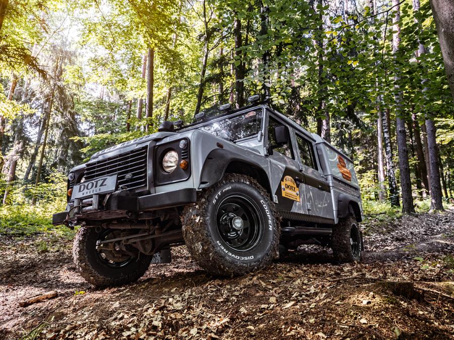 dotz 4x4 dakar dark extreme landrover imagepic06 cerchi in ferro dotz 4x4 dakar dark extreme land rover