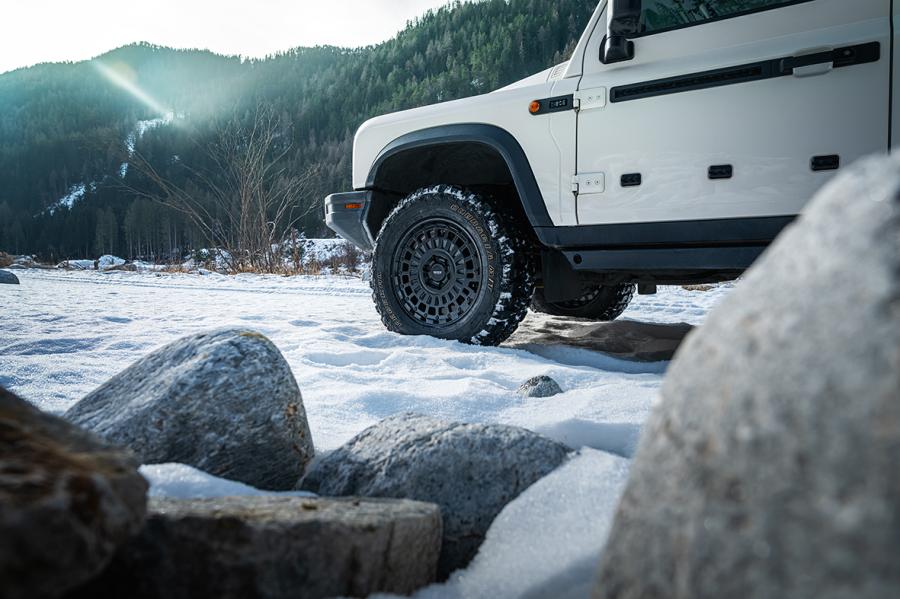 dotz 4x4 talara black ineos grenadier winterpic06 Cerchio in lega DOTZ 4x4 modello Talara Black su vettura marca Ineos