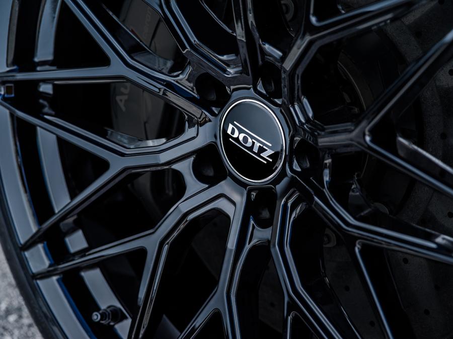 dotz suzuka black audi rs6 imagepic03 cerchi in lega dotz suzuka black visione dettaglio