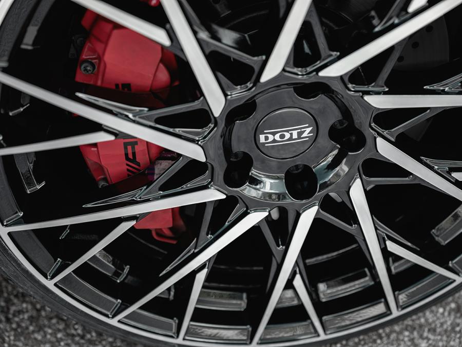 Immagine cerchi in lega modello DOTZ FUJI dark con pneumatico