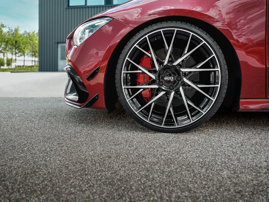 Immagine cerchio in lega DOTZ FUJI dark montata su autovettura MERCEDES CLA 45 AMG