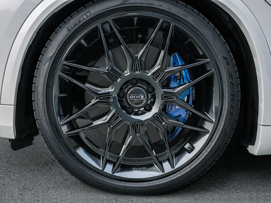 Immagine cerchio in lega DOTZ LONGBEACK black montata su autovettura BMW X5 bianca