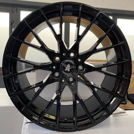 Cerchio REPLICA: 869 / BLACK