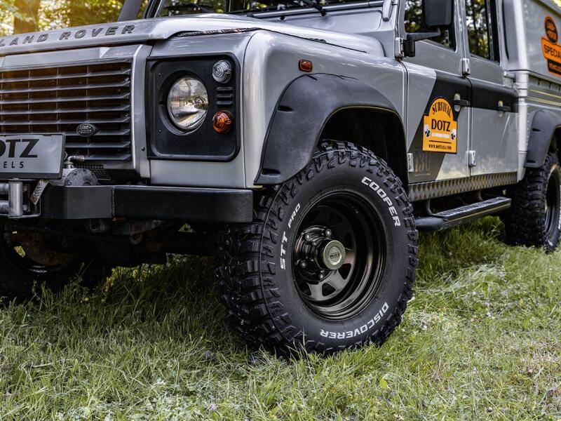 DOTZ 4X4 / DAKAR DARK / BLACK<br>7,0J17" 6X139,7 20 110