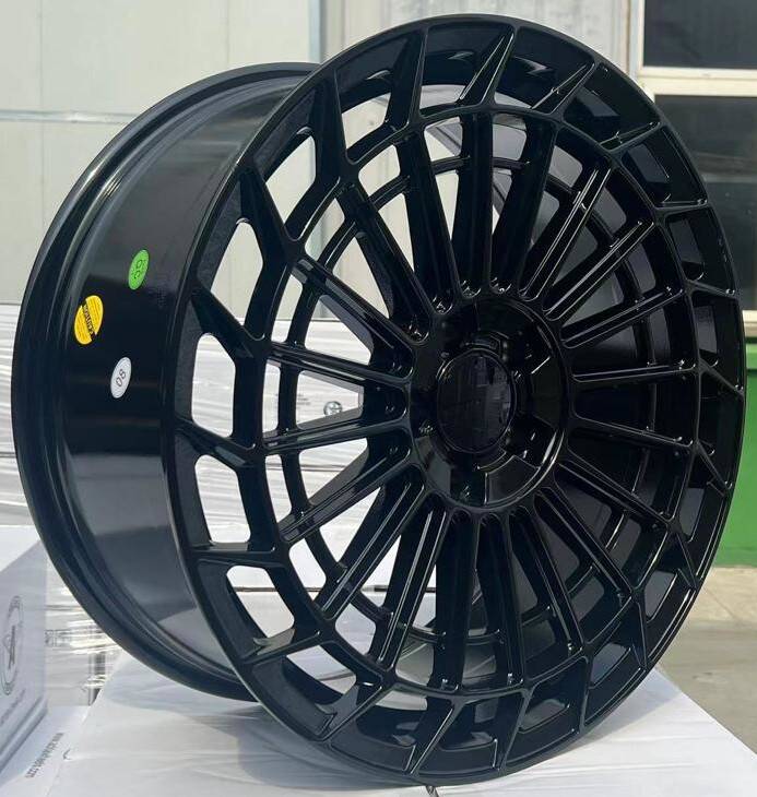 REPLICA / 451 / GLOSSY BLACK<br>9,0J22" 5X112 32 66,60