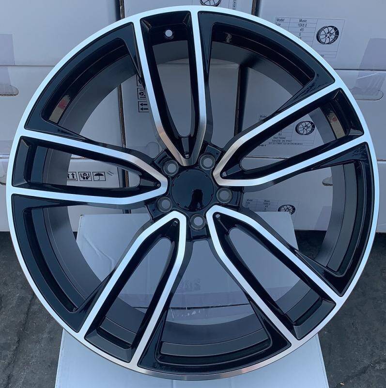 REPLICA / 8122 / BLACK POLISHED<br>10,5J22" 5X112 37 66,60