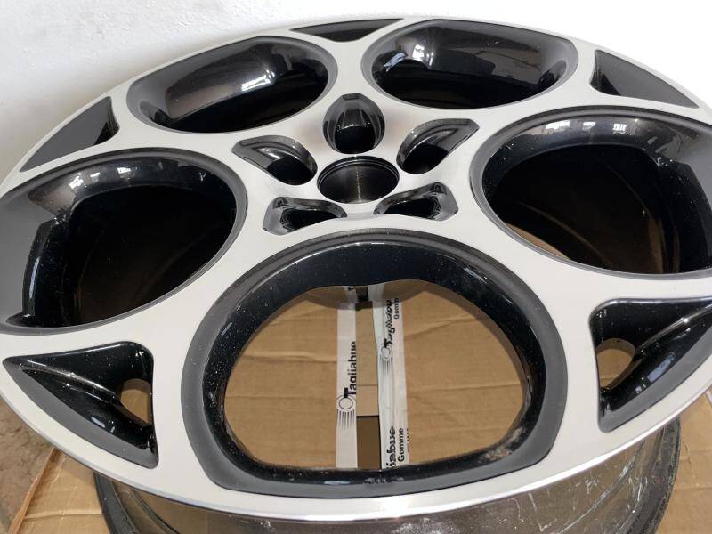 ORIGINALE / OEM ALFA ROMEO 5 / NERO DIAMANTATO<br>8,0J19" 5X110 37 65,10