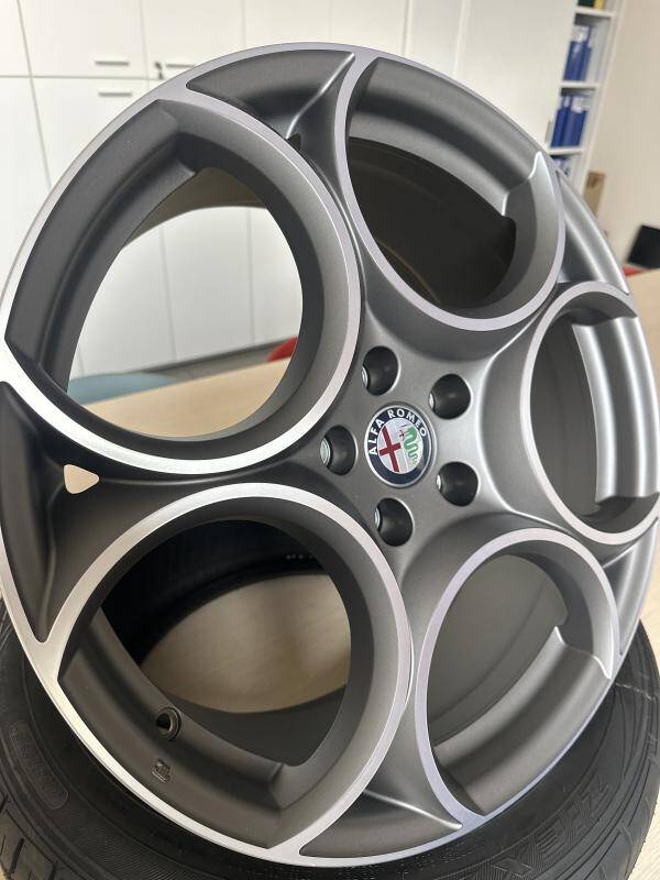 ORIGINALE / OEM ALFA ROMEO 2 / ANTRACITE OPACO DIAMANTATO<br>8,0J19" 5X110 34 65,10