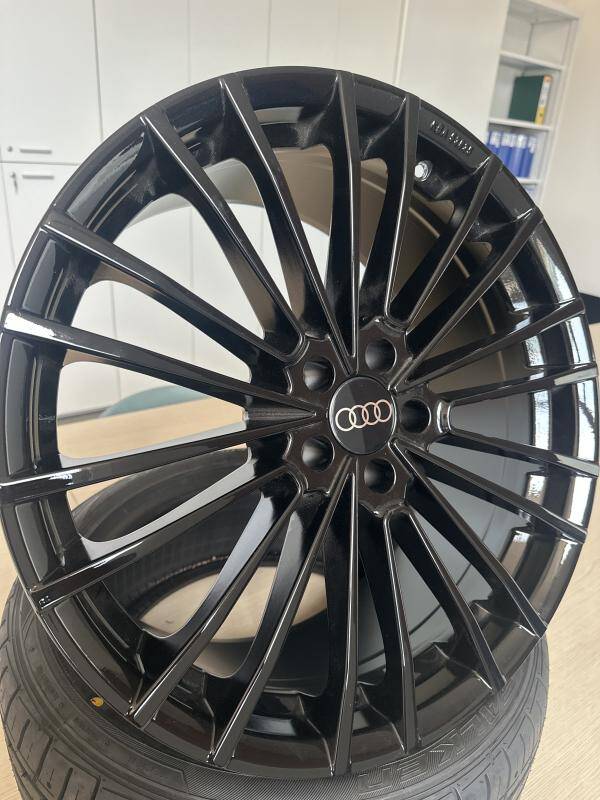 REPLICA / SPATH AUDI / NERO LUCIDO<br>9,5J21" 5X112 36 66,60