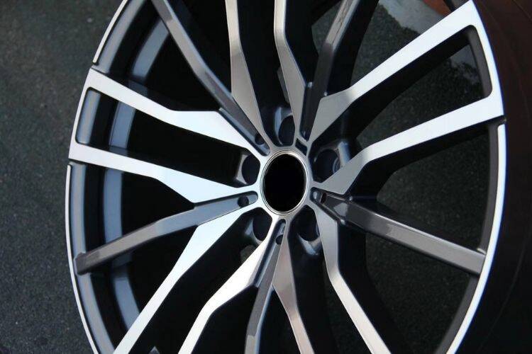 REPLICA / 772 / BLACK MACHINED FACE<br>9,0J20" 5X112 35 66,60