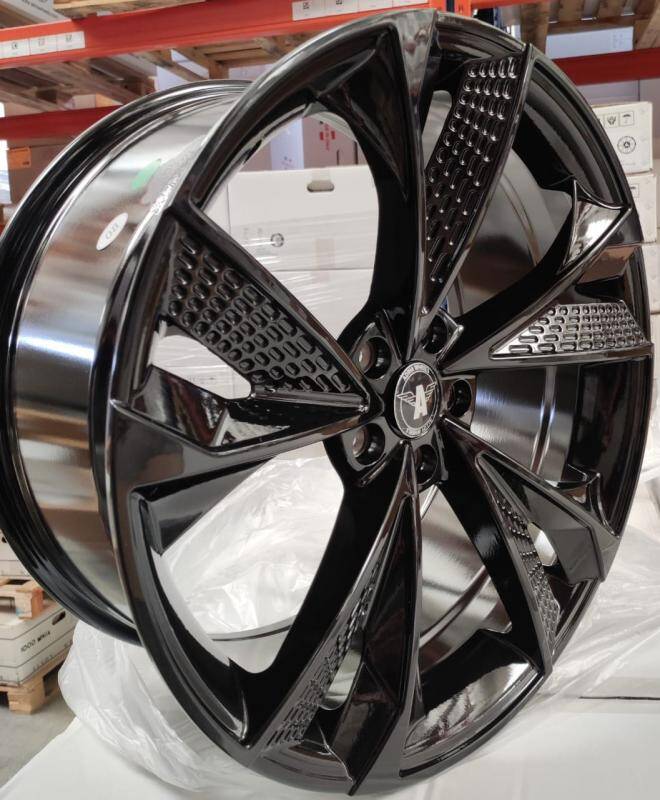 REPLICA / 6106 / BLACK<br>9,0J21" 5X112 30 66,60