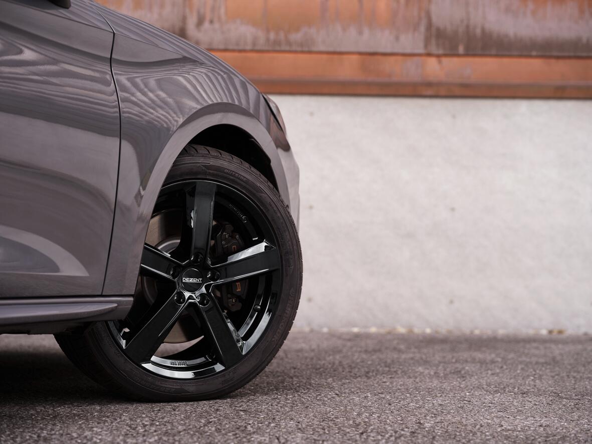 DEZENT / TU BLACK / BLACK<br>7,0J17" 5X112 38 70,10