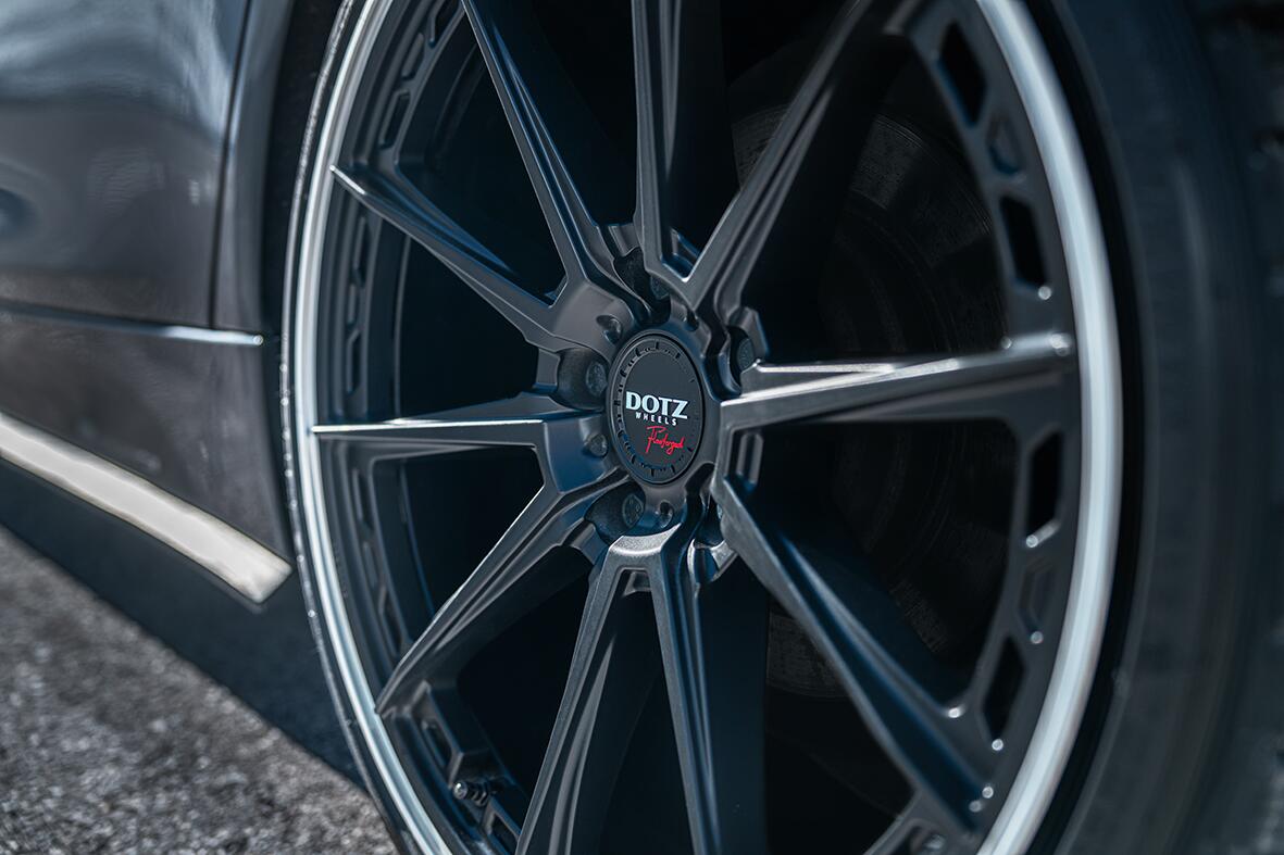 DOTZ / SONOMA DARK / BLACK MATT/POLISHED LIP<br>8,5J19" 5X112 35 70,10
