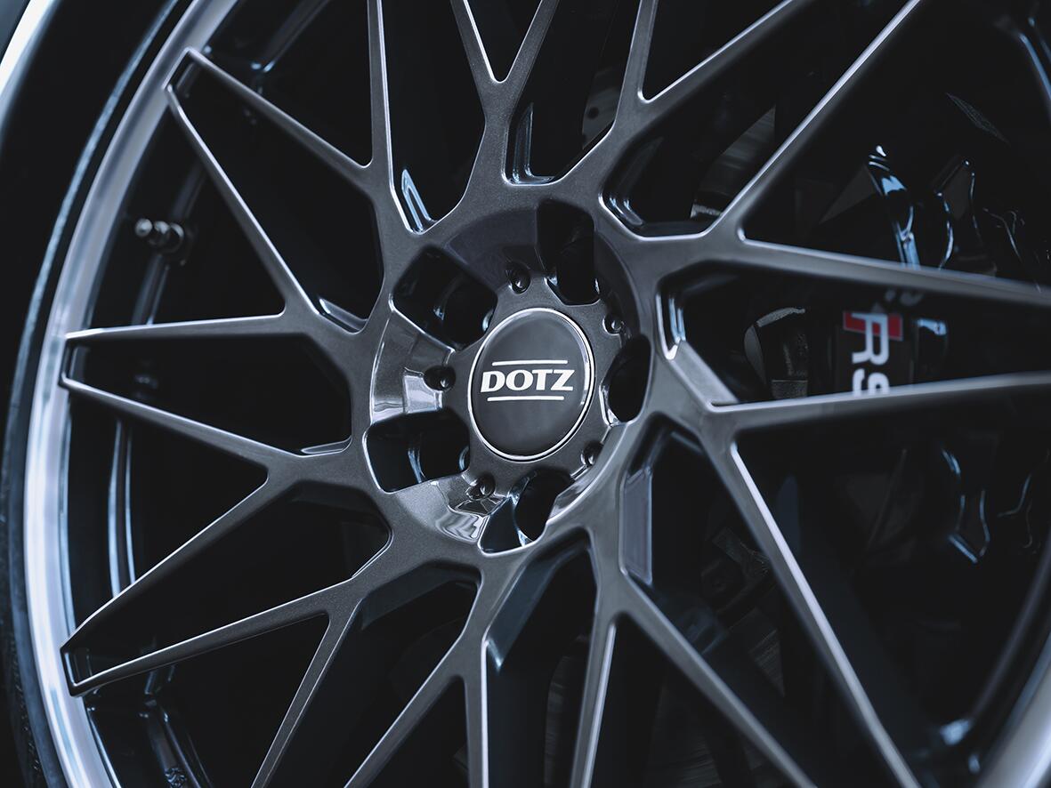 DOTZ / TANAKA DARK / GUNMETAL/POLISHED LIP<br>9,0J20" 5X120 30 72,60
