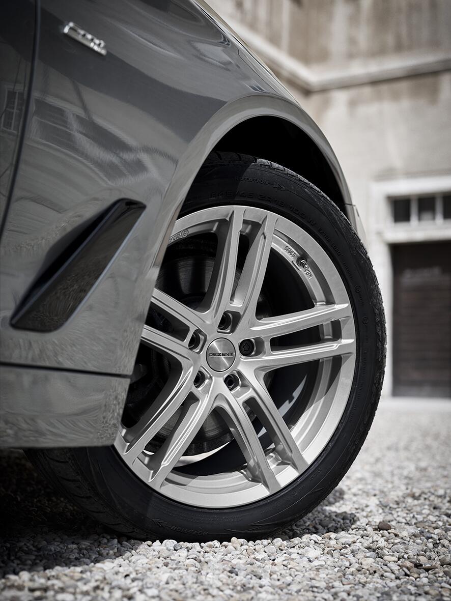 DEZENT / TZ-C / SILVER<br>8,0J18" 5X112 30 66,60