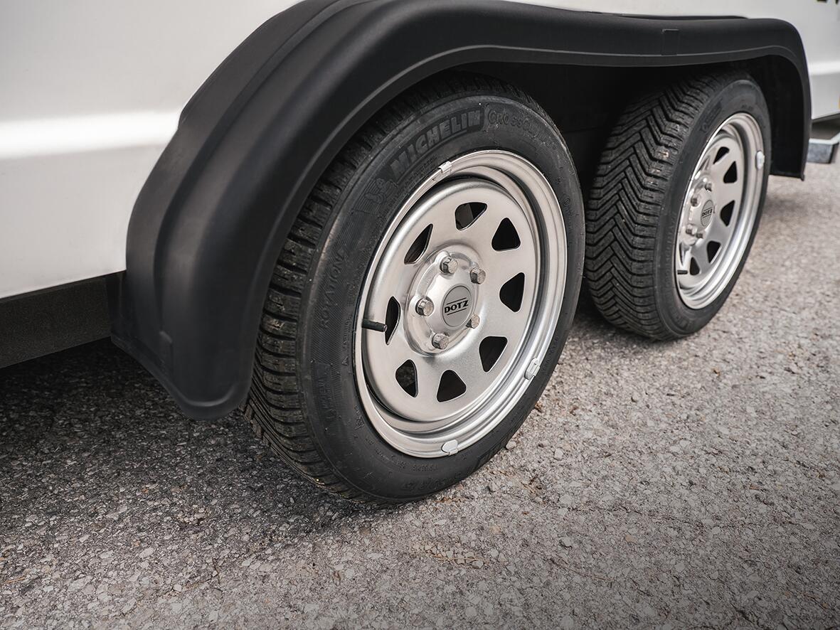 DOTZ 4X4 / DAKAR / SILVER<br>6,0J15" 5X112 30 67