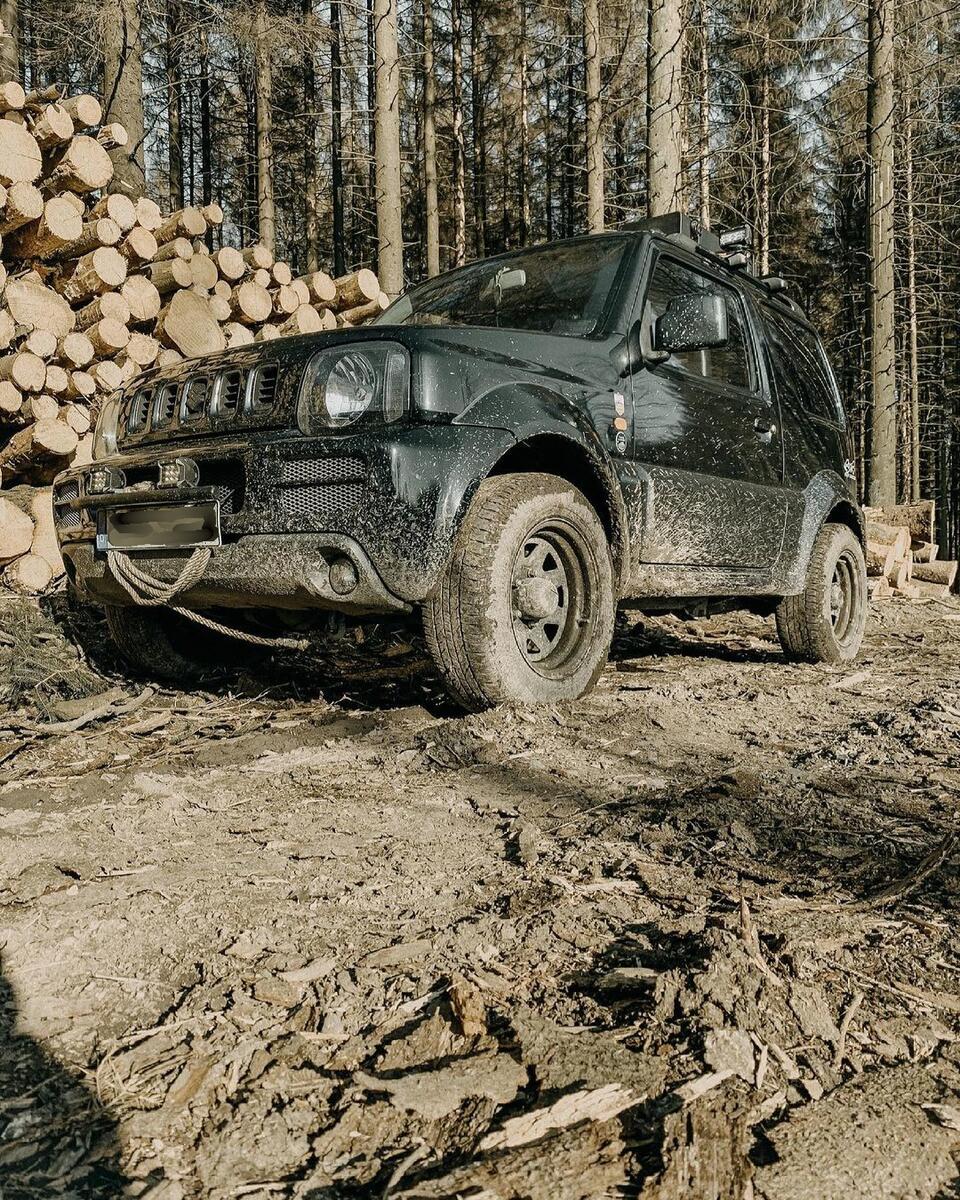 DOTZ 4X4 / EXTREME DARK / BLACK<br>7,0J16" 6X139,7 -20 110