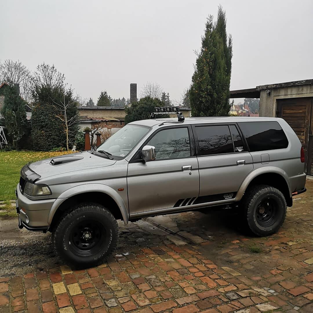DOTZ 4X4 / EXTREME DARK / BLACK<br>7,0J16" 6X139,7 -20 110