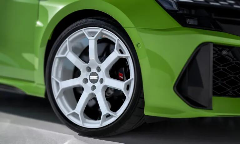 FONDMETAL / ZEPHYRUS / GLOSSY WHITE<br>8,5J19" 5X112 45 66,50
