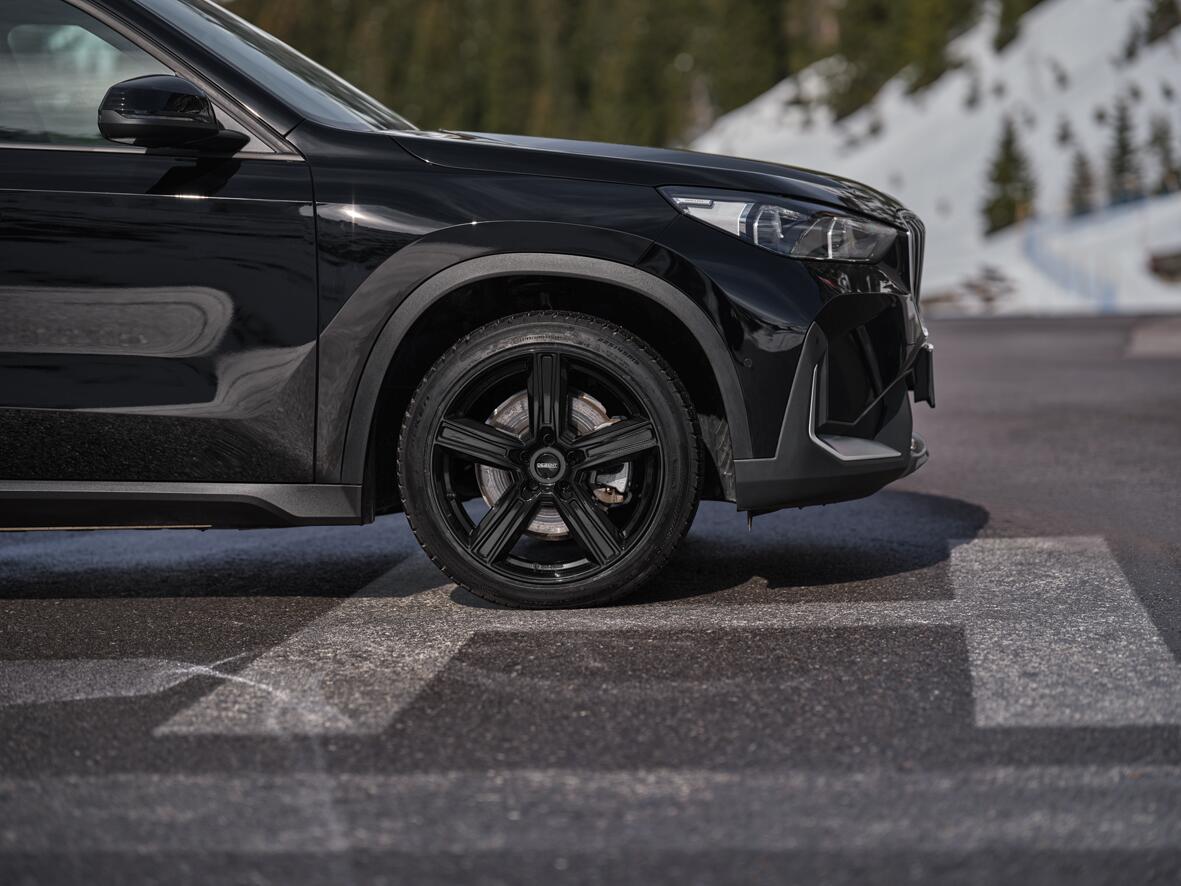 DEZENT / KG BLACK / BLACK<br>8,0J20" 5X112 45,50 66,60