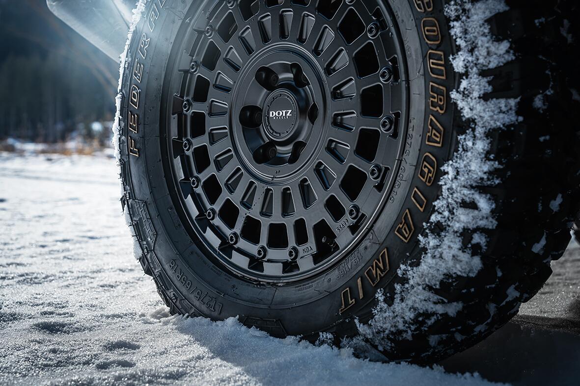 DOTZ 4X4 / TALARA BLACK / BLACK MATT<br>8,0J17" 6X139,7 46 93,10