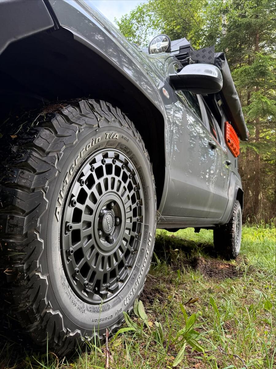DOTZ 4X4 / TALARA BLACK / BLACK MATT<br>8,0J17" 6X139,7 46 93,10
