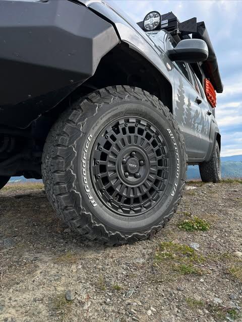 DOTZ 4X4 / TALARA BLACK / BLACK MATT<br>8,0J17" 6X139,7 46 93,10