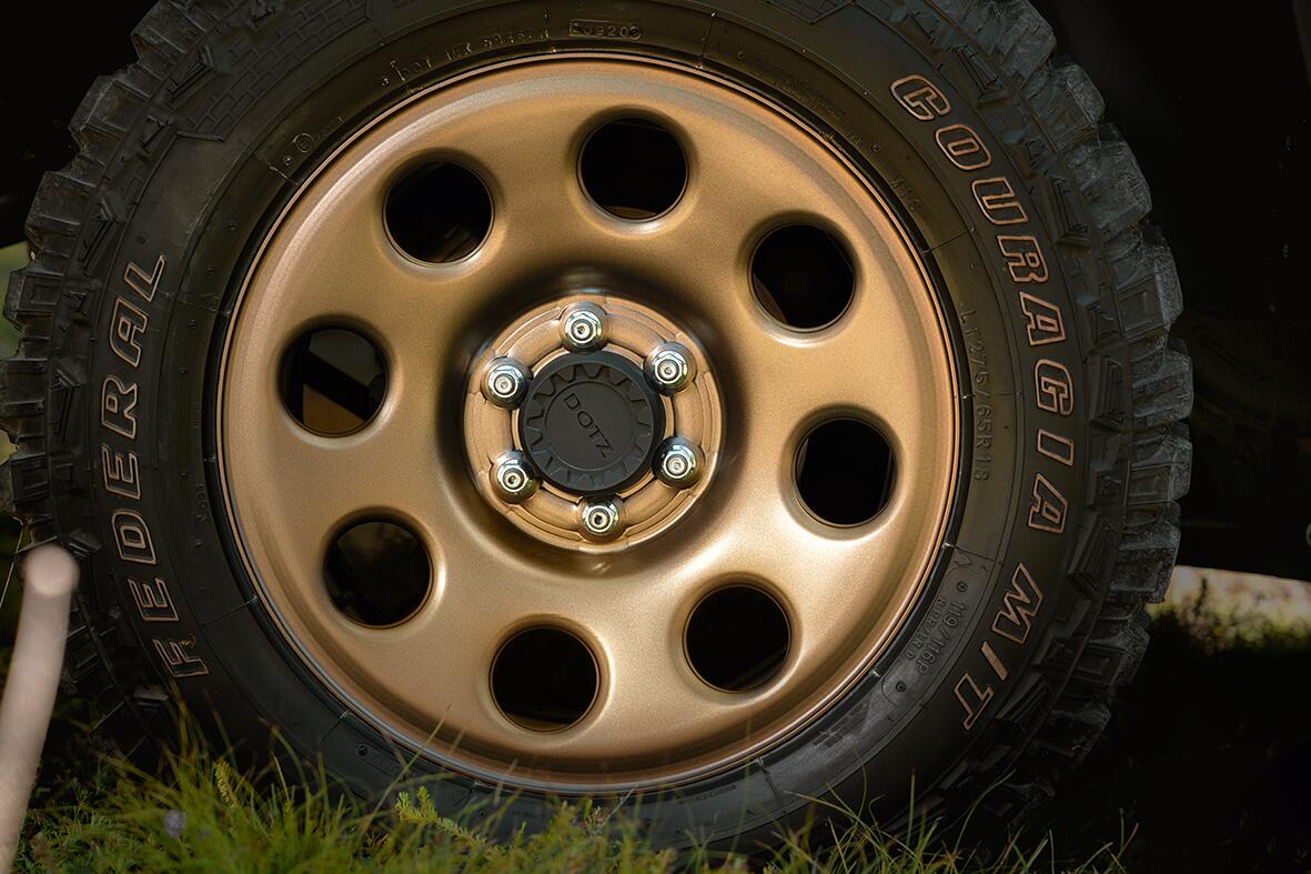 DOTZ 4X4 / OUTLAND BRONZE / BRONZE MATT<br>8,0J18" 6X130 45 84