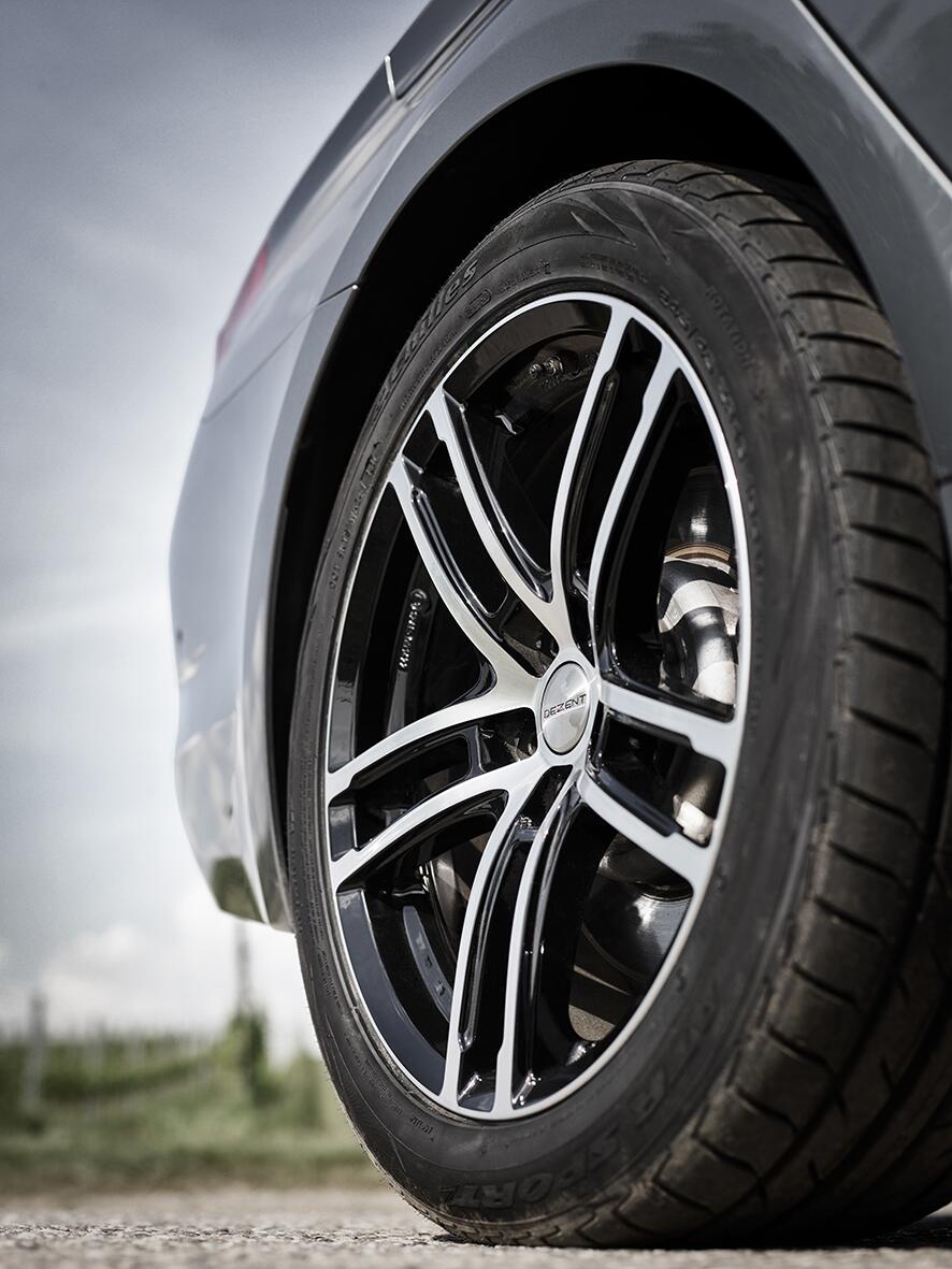 DEZENT / TZ-C DARK / BLACK/POLISHED<br>8,0J18" 5X108 42 63,40
