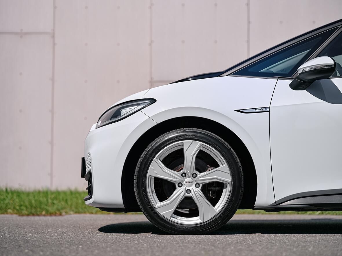 DEZENT / KB SILVER / SILVER<br>7,5J19" 5X114,3 51 67,10