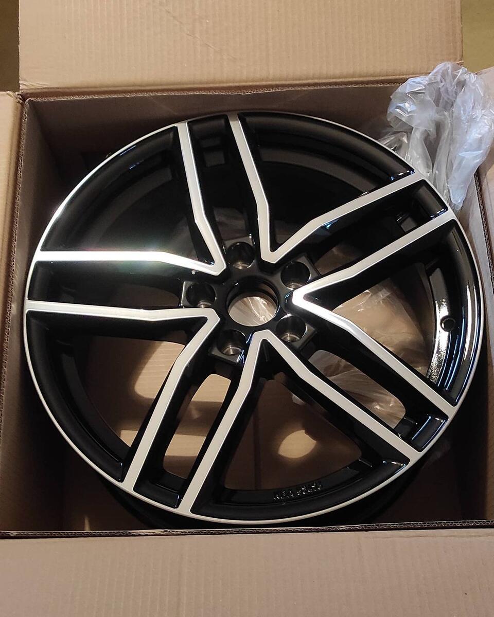 DEZENT / TR DARK / BLACK/POLISHED<br>7,5J18" 5X112 46 57,10