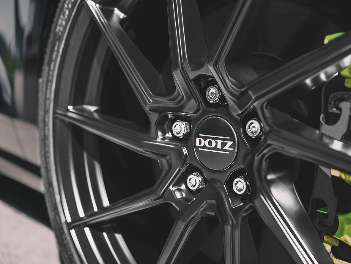 DOTZ / SPA BLACK / BLACK MATT<br>8,0J18" 5X112 35 70,10