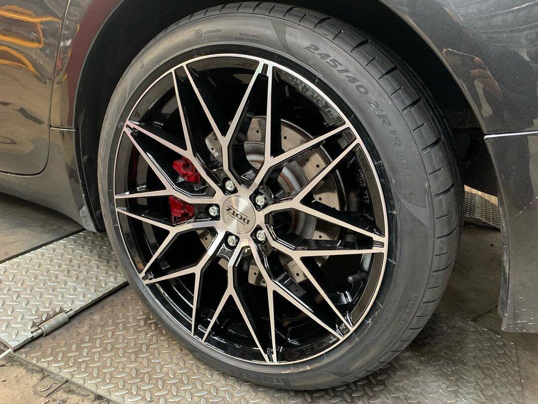DOTZ / SUZUKA DARK / BLACK/POLISHED<br>8,5J19" 5X120 33 72,60