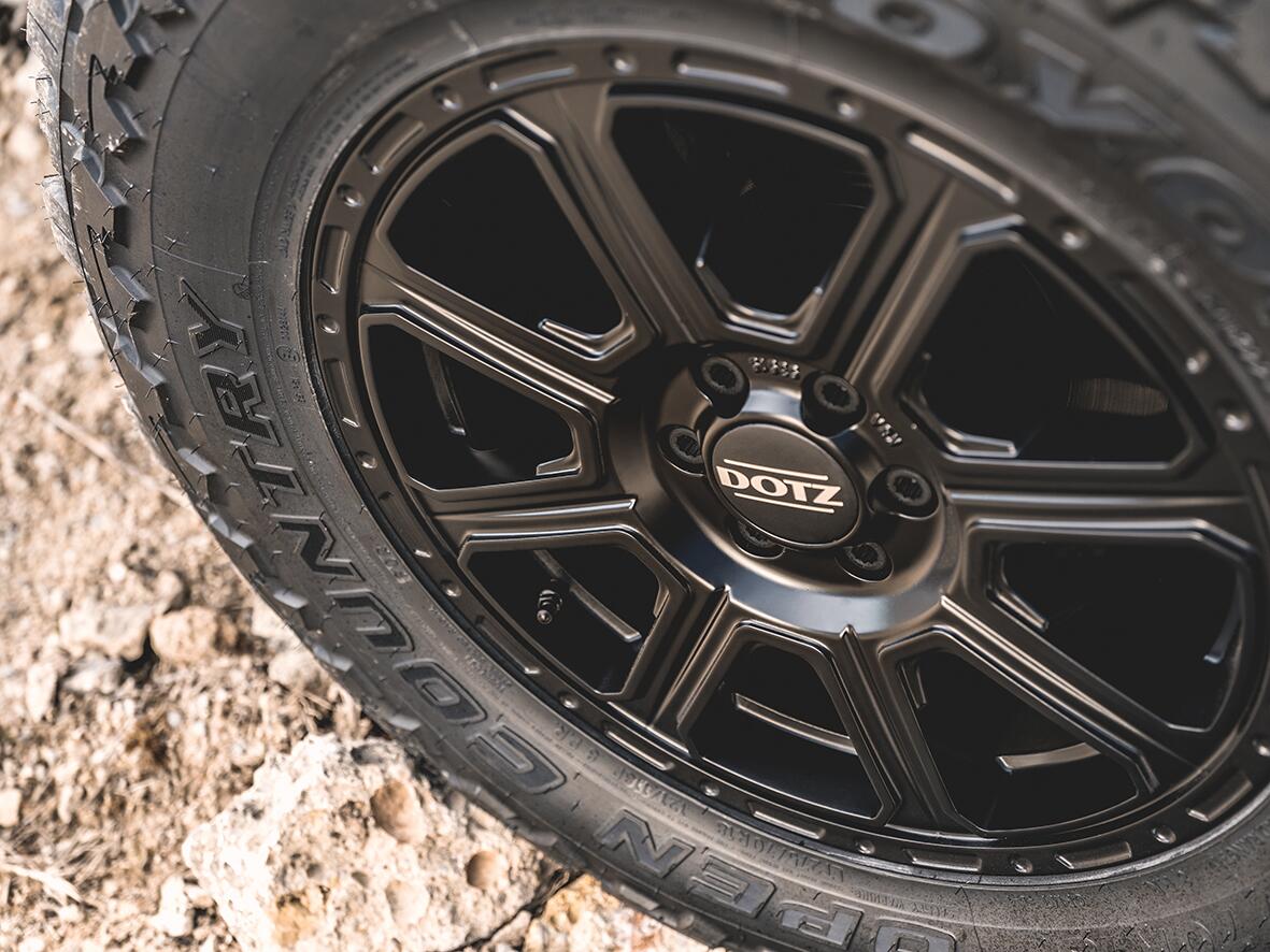DOTZ 4X4 / KALAHARI BLACK / BLACK MATT<br>8,0J18" 5X120 42 65,10