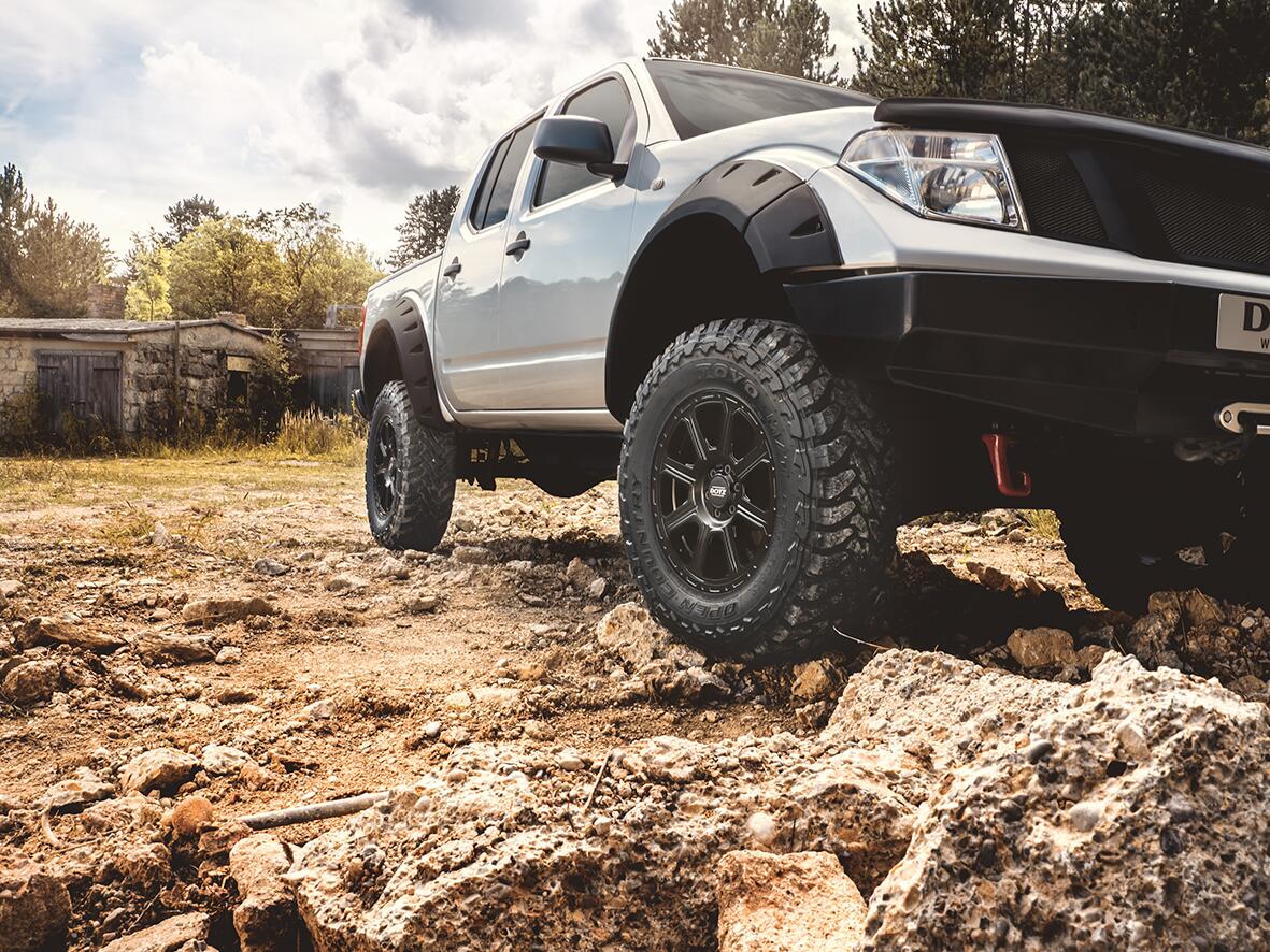 DOTZ 4X4 / KALAHARI BLACK / BLACK MATT<br>8,0J18" 5X120 42 65,10