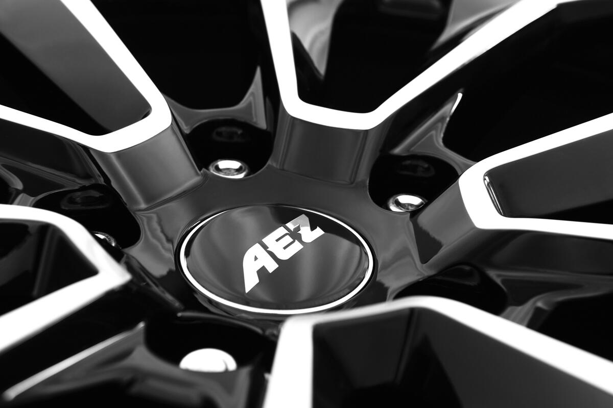 AEZ / LEIPZIG DARK / BLACK/POLISHED<br>9,0J20" 5X112 43 70,10