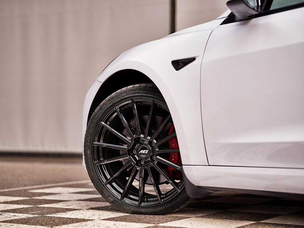 AEZ / ATLANTA BLACK / BLACK<br>9,0J19" 5X112 40 70,10