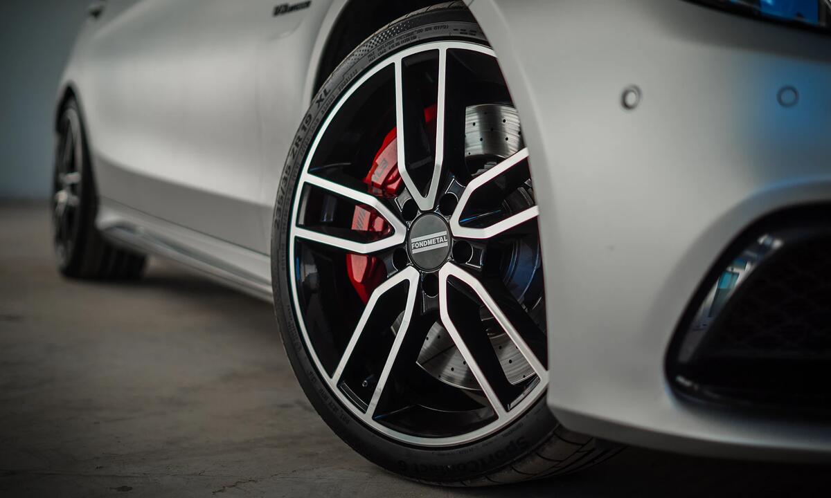 FONDMETAL / KOROS / GLOSSY BLACK MACHINED<br>8,0J19" 5X114,3 35 75