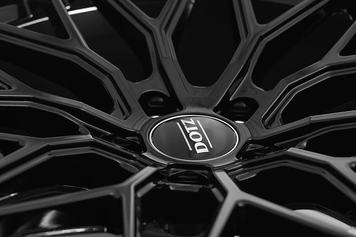 DOTZ / SUZUKA BLACK / BLACK<br>8,5J19" 5X112 25 70,10